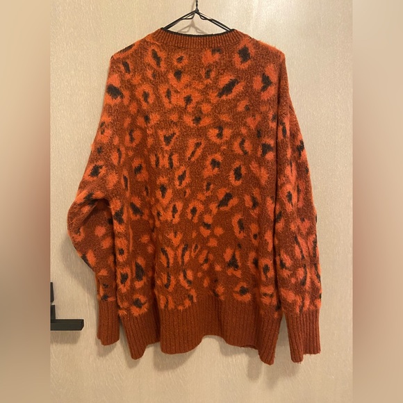 SOLD! Zara oversized leopard print wool blend sweater medium - Picture 5 of 6